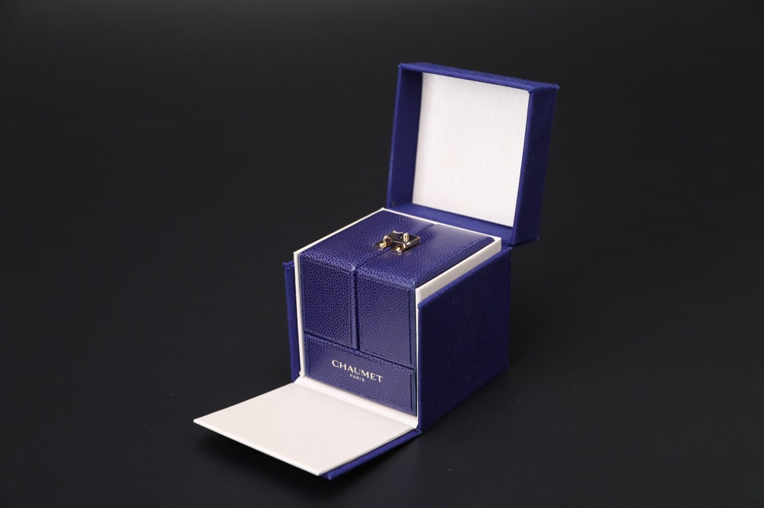 Jewellery Box Suppliers in UAE Silver Corner Packaging